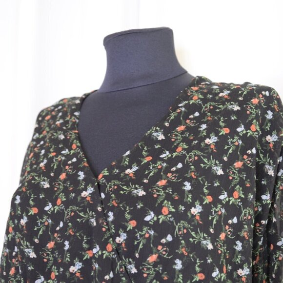 Aritzia Little Moon Lunaria Floral Cropped Wrap Blouse Sz S - Picture 4 of 7